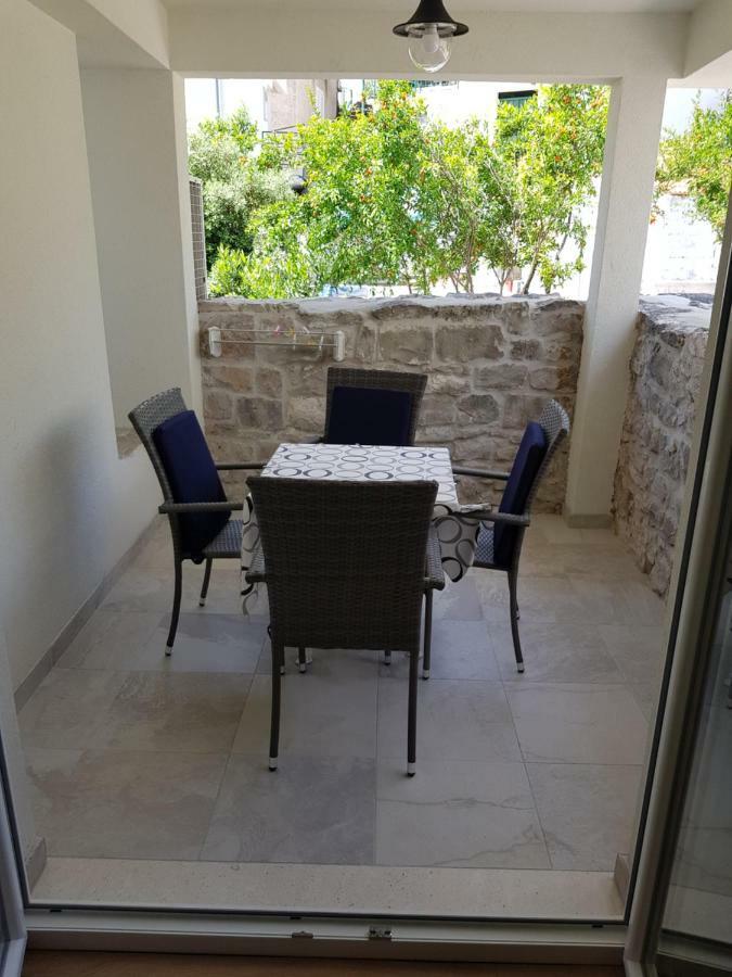 Apartments Dvor Baška Voda Buitenkant foto