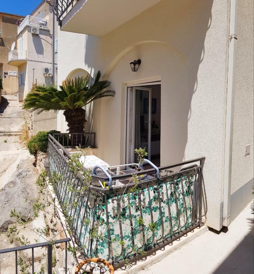 Apartments Dvor Baška Voda Buitenkant foto